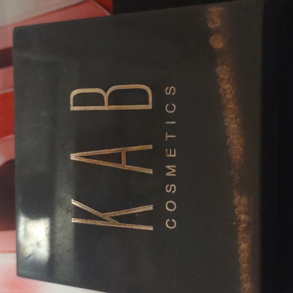 KAB cosmetics mini eyeshadow pallet